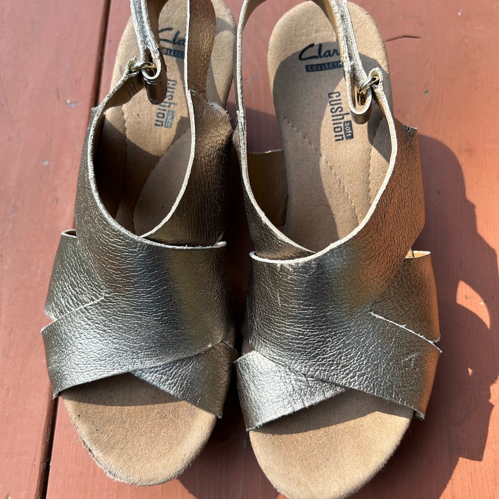 Clarks gold shimmer wedge sandals. Sz 7